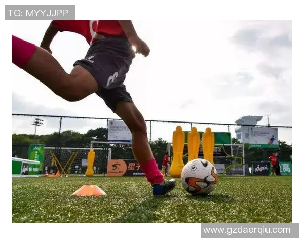 足球运动员在赛场上的成长历程与技术提升:从青训到职业生涯的全面解析 足球运动员在赛场上的成长历程与技术提升:从青训到职业生涯的全面解析